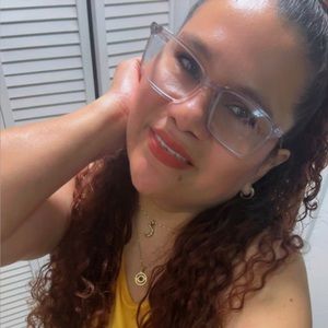 Meet your Posher, Virginia